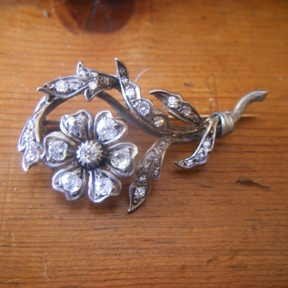 ANTIQUE 2.35CTW OLD MINE CUT DIAMOND 14K WHT GOLD ESTATE FLOWER PIN BROOCH 8.11g